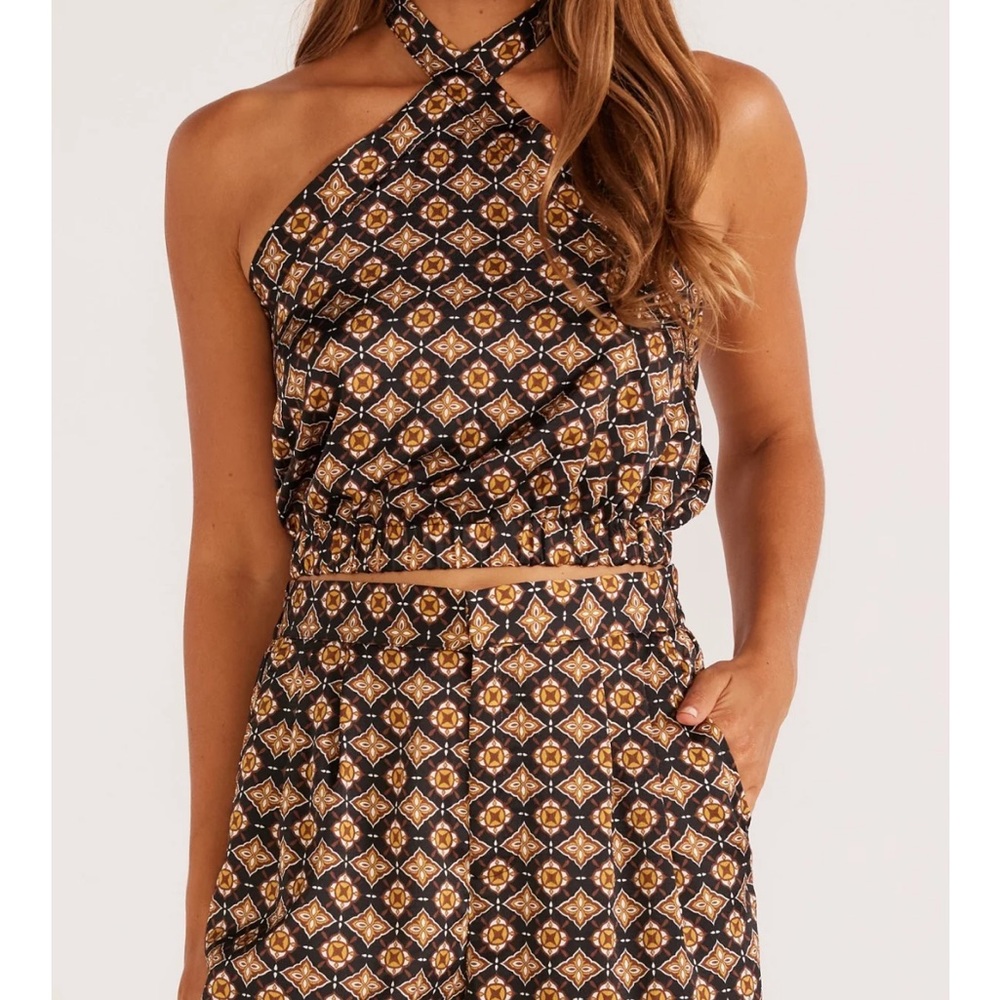 SKYLAR HALTERNECK TOP